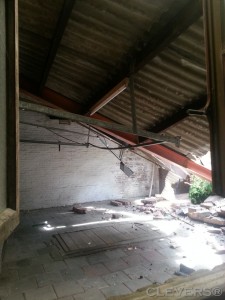THT Sloop ingestort garagedak